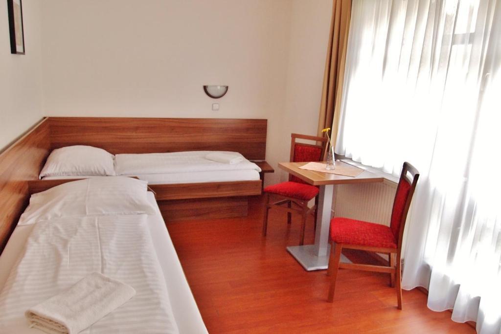Hotel Faust 德辛 外观 照片