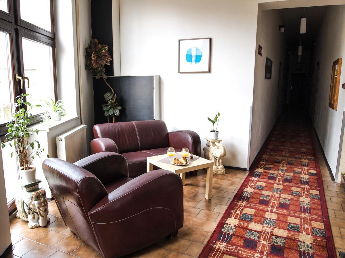 Hotel Faust 德辛 外观 照片